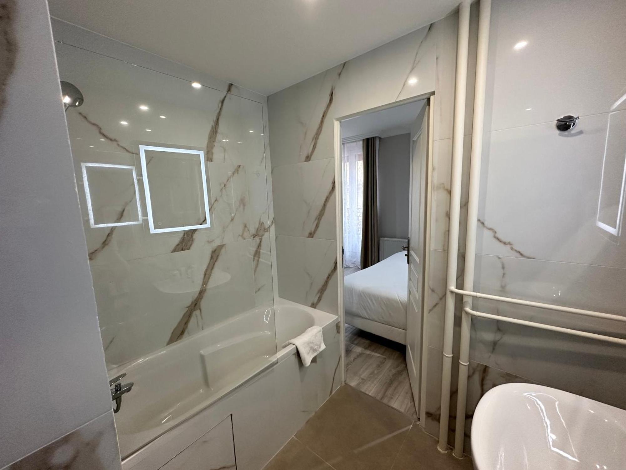 Hotel Riviera Renovated Parigi Esterno foto