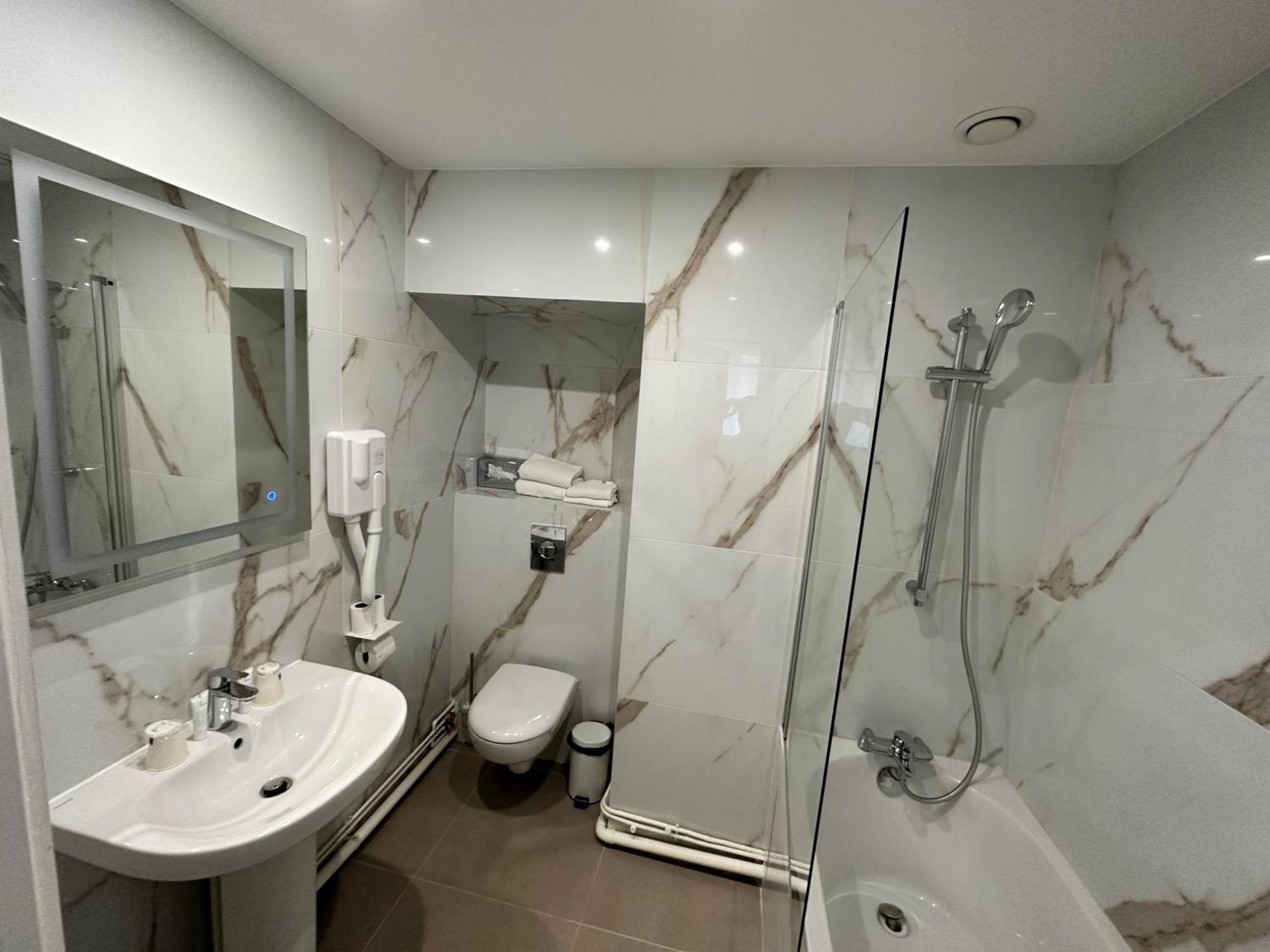 Hotel Riviera Renovated Parigi Esterno foto