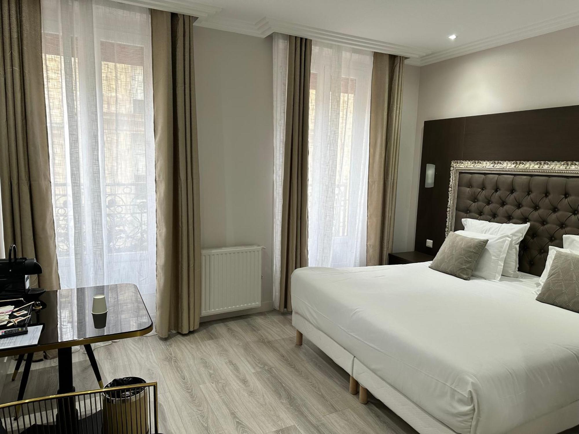 Hotel Riviera Renovated Parigi Esterno foto