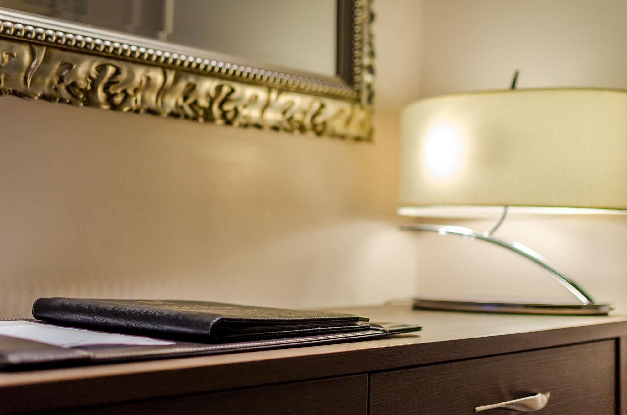 Hotel Riviera Renovated Parigi Esterno foto